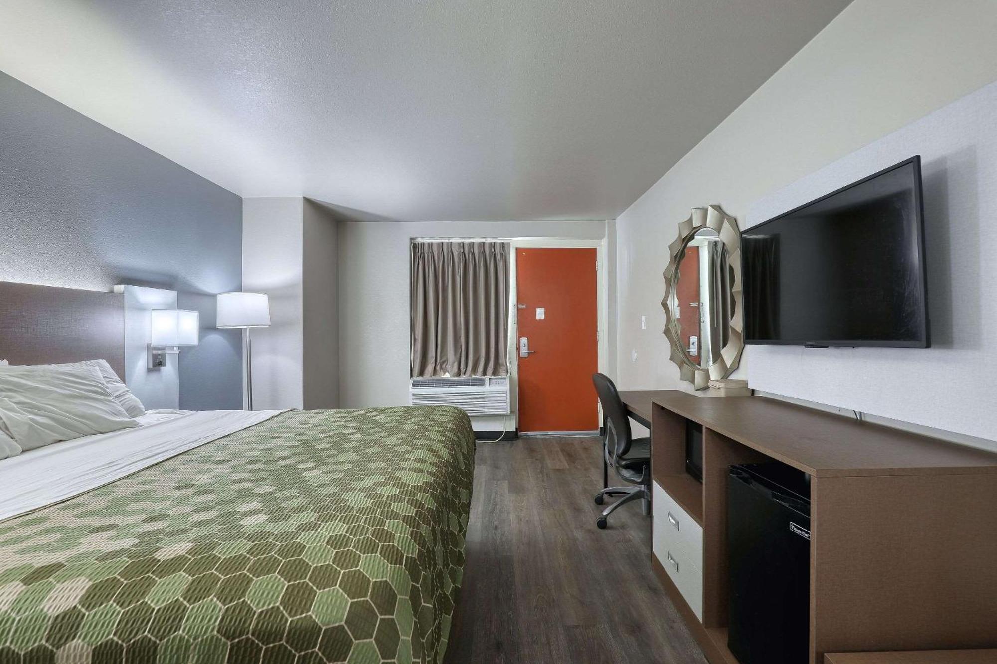 Econo Lodge Neenah Dış mekan fotoğraf