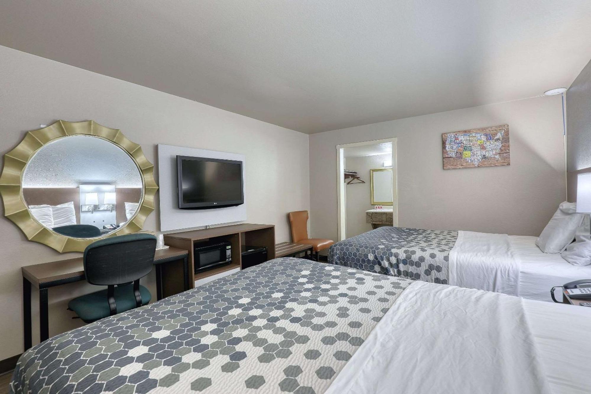 Econo Lodge Neenah Dış mekan fotoğraf