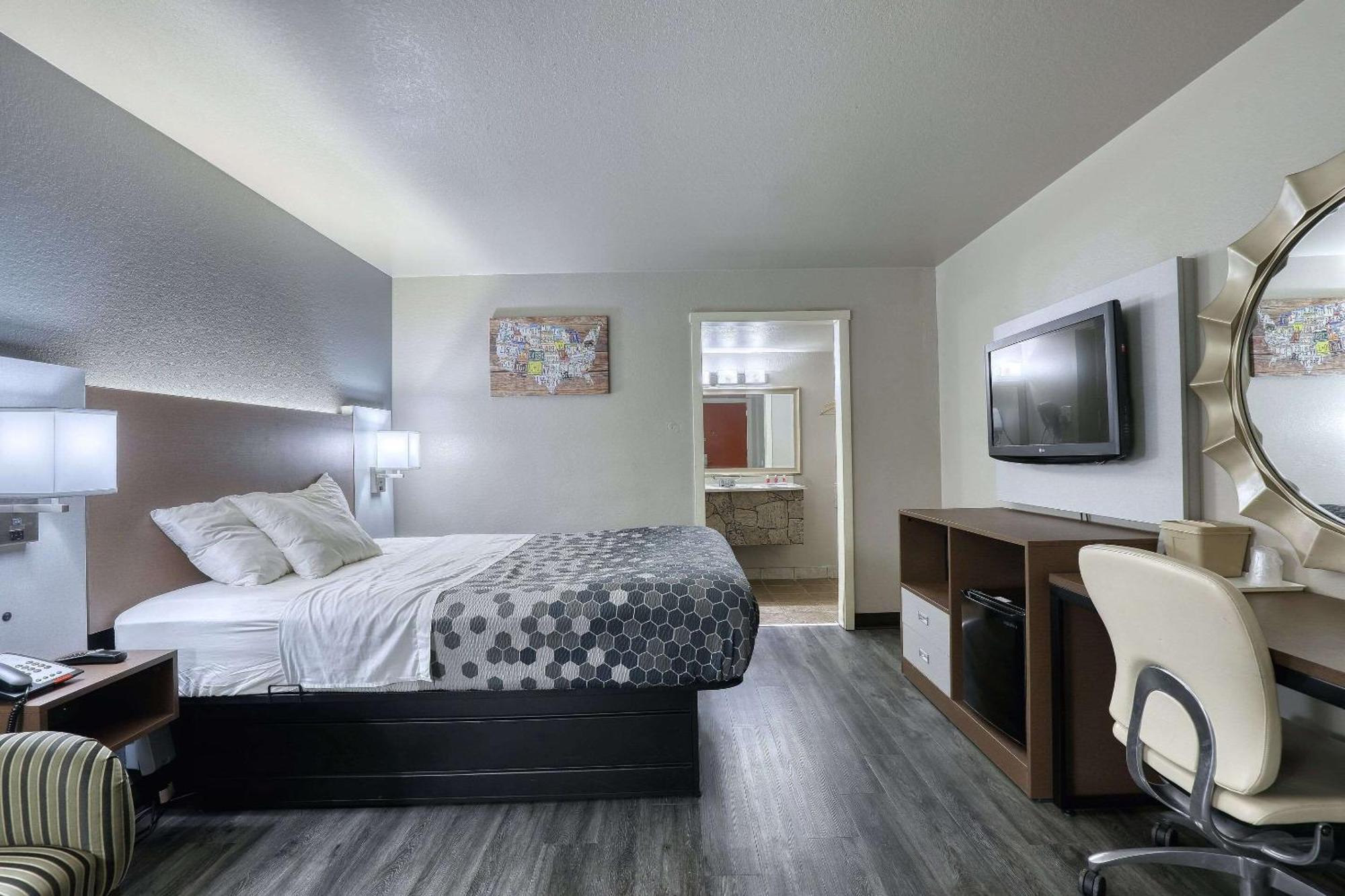 Econo Lodge Neenah Dış mekan fotoğraf