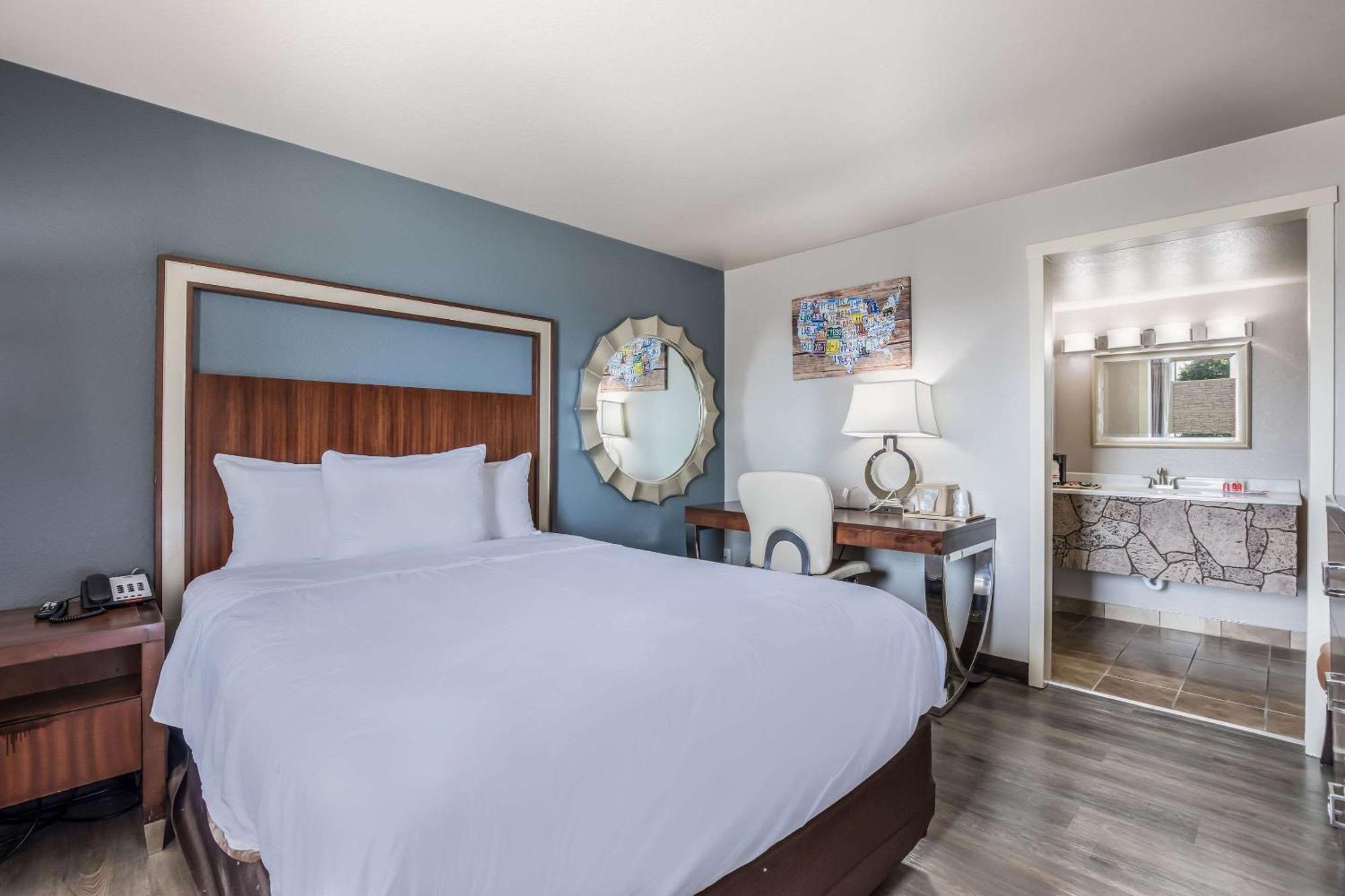 Econo Lodge Neenah Dış mekan fotoğraf