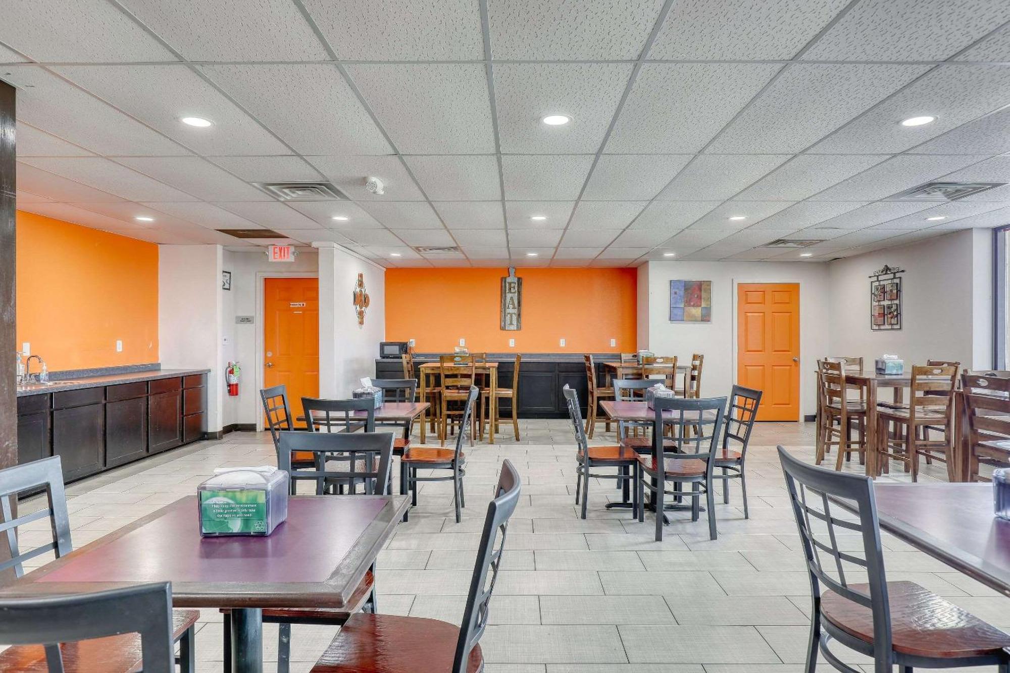 Econo Lodge Neenah Dış mekan fotoğraf