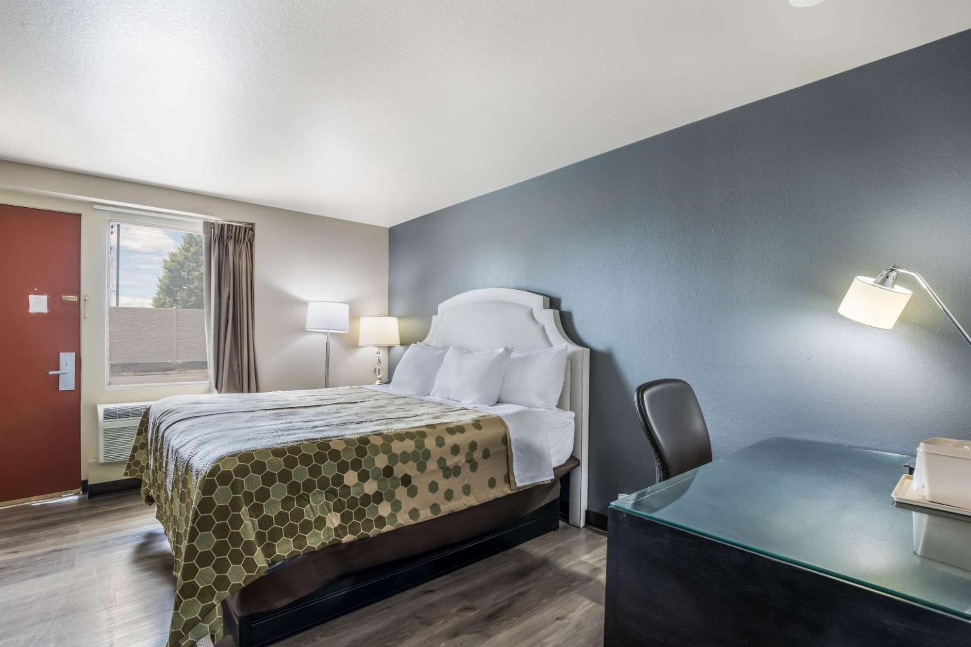 Econo Lodge Neenah Dış mekan fotoğraf